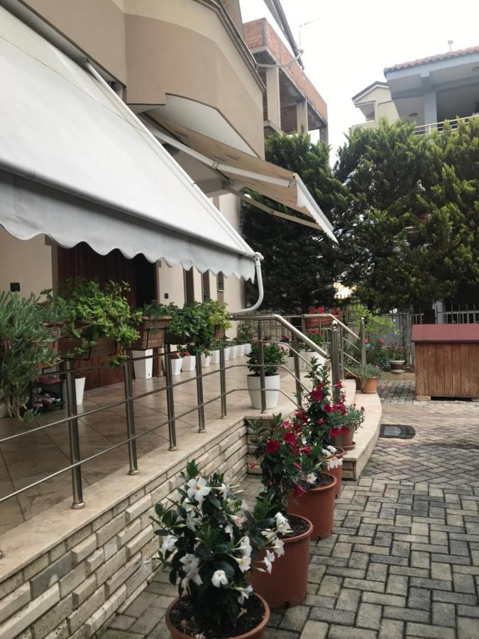 Guest House Il Palazzo Durres Ngoại thất bức ảnh